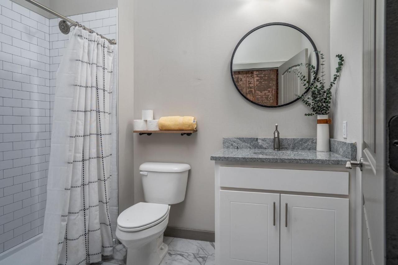 The Davis Lofts At Main Street - Unit 2B Apartment Rocky Mount Bagian luar foto