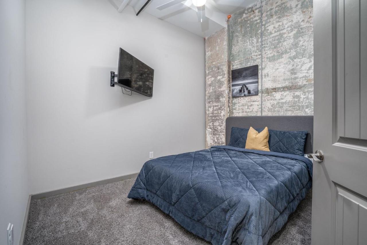 The Davis Lofts At Main Street - Unit 2B Apartment Rocky Mount Bagian luar foto